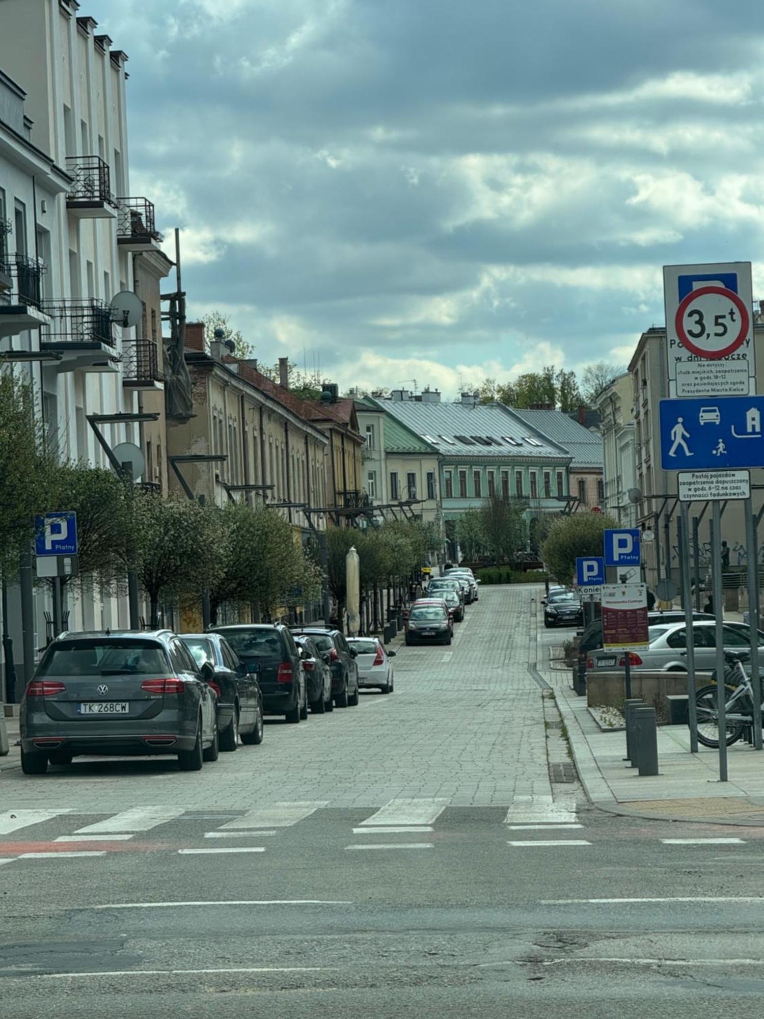 Smart Central Stay 2, Rynek, Sienkiewicza 24-Hour Check-In Zameldowanie Calodobowe Kielce Esterno foto